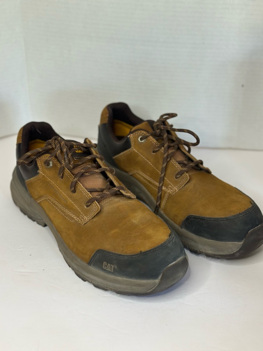 CAT Men’s Caterpillar Brown and Black Lace-Up Work Boots size 10